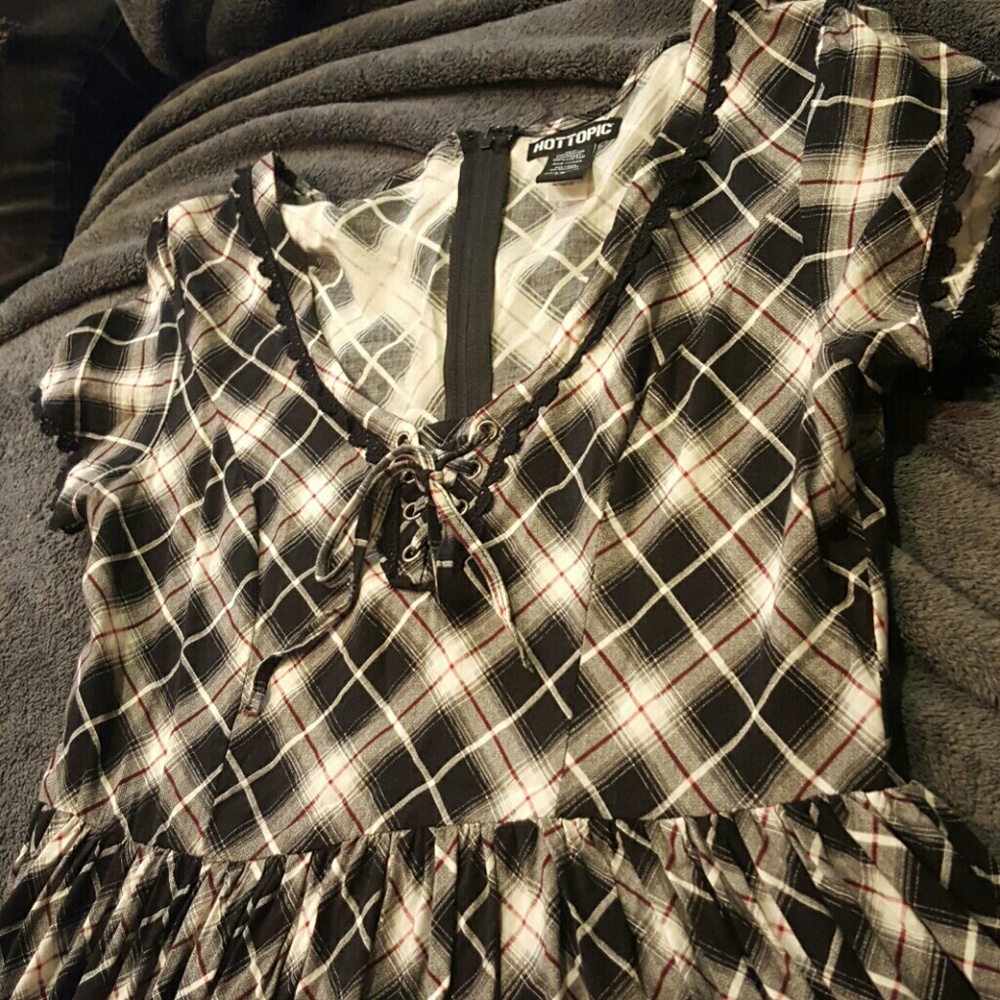 Dress - Picture 2 of 3